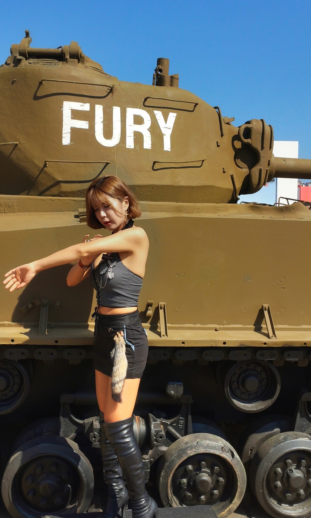 韩国顶级Showgirl许允美 釜山坦克世界 1